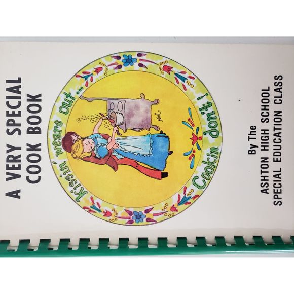 A Very Special Cookbook Ashton High School Special Education Class (Plastic-comb - Picture 1 of 1